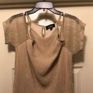 Lulu's off sleeve blouse